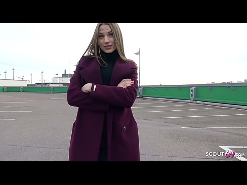 ❤️ SAKSALAINEN PARTIOLAINEN ON UNELMA KOSKETTAA STEELE, PARKKIPAIKALLA TELLTALE JA SEKSIKÄS RAHAA VARTEN ☑ Pano at us ❌